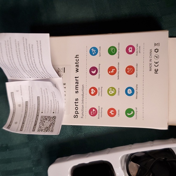 1.8 Smartwatch - Picture 2 of 3